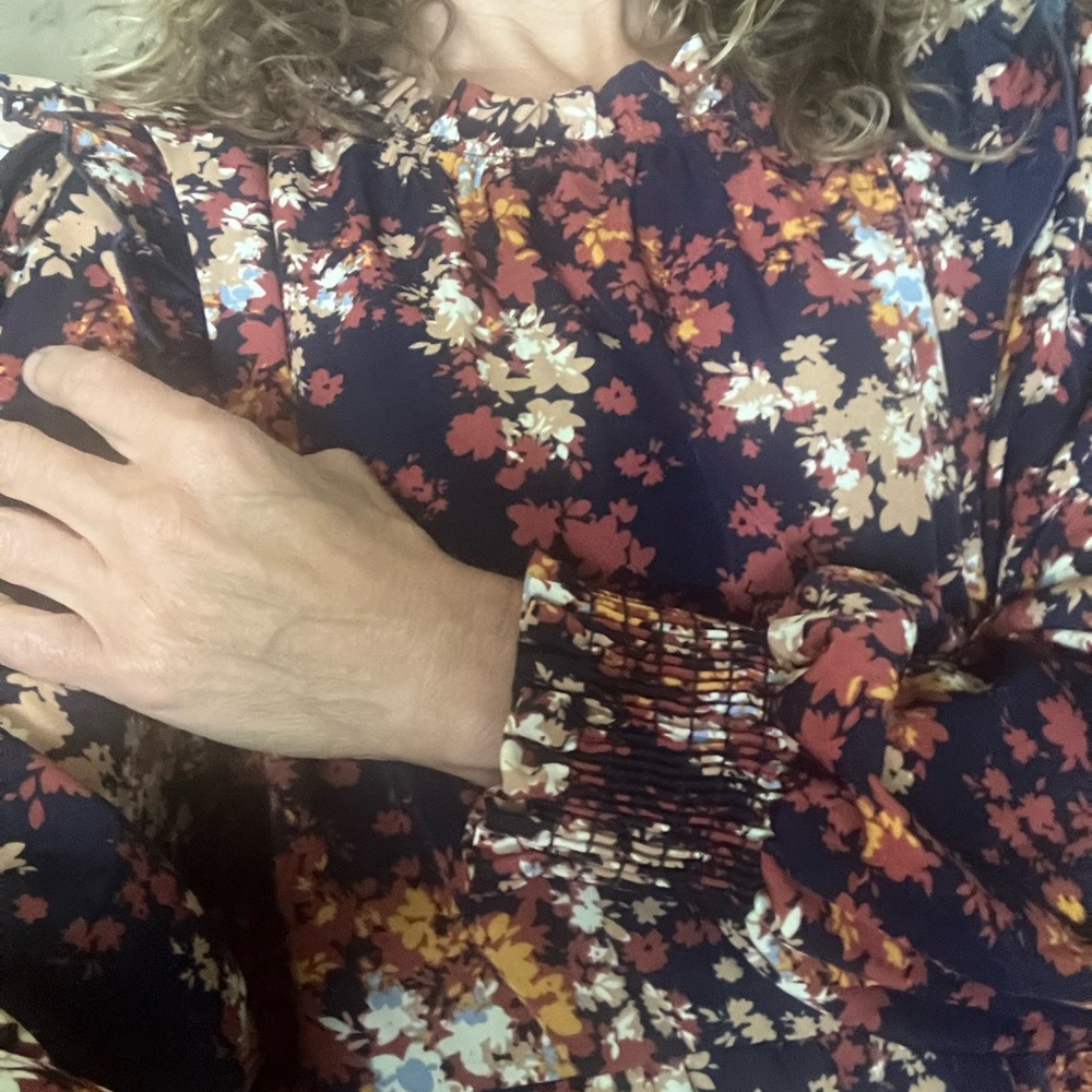 Hailey and co floral dress size small easily fit medium